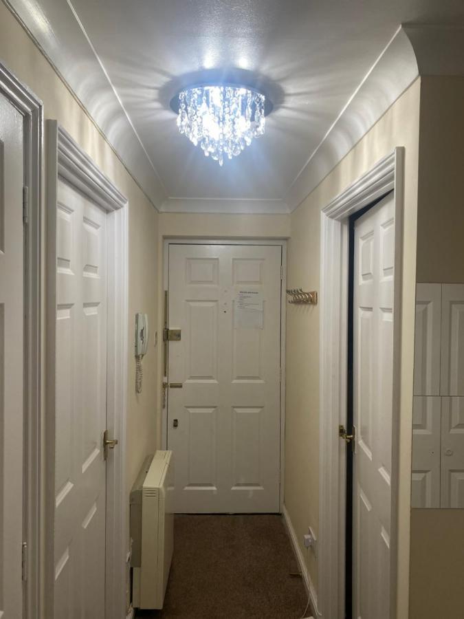 Lovely 2 Bed Flat/Apt In East London- Nice Estate. ดาเกนแนม ภายนอก รูปภาพ